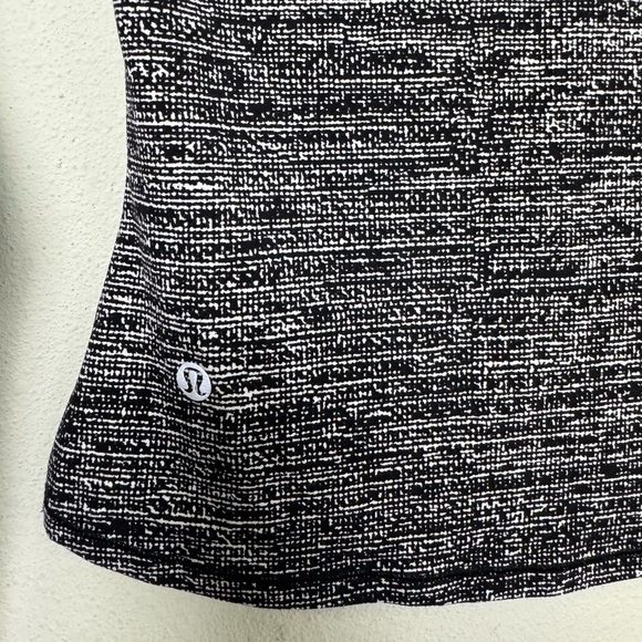 Lululemon Melodic Movement Long Sleeve Twillines White Black Size 4 - Picture 8 of 10